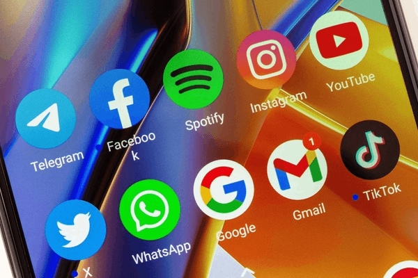 Facebook广告后台面板示意