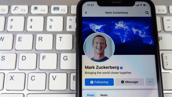 Facebook个人资料页截图